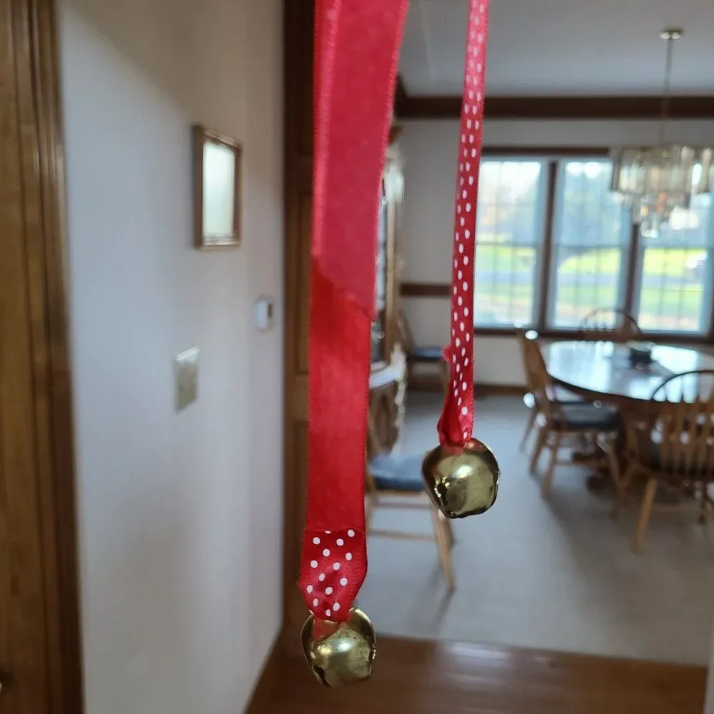 Oversize Mistletoe Christmas Holiday Doorway Or Window Bears Hanging Ornament
